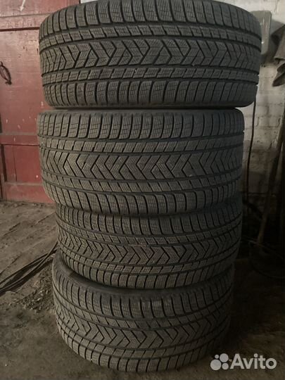 Pirelli Scorpion Winter 285/40 R22