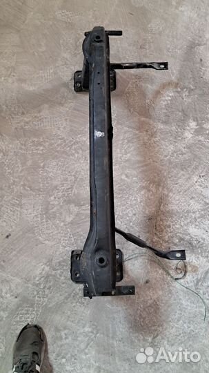 Передний усилитель бампера бмв х6е71