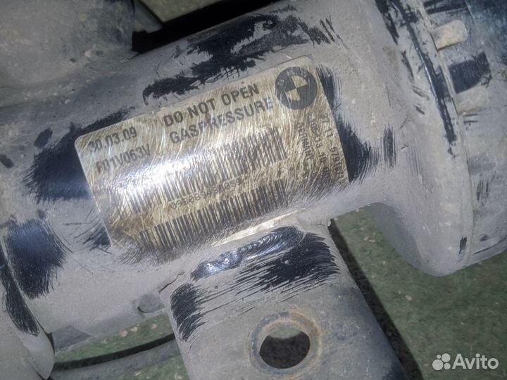 Амортизатор передний левый BMW 7-Series F01 F02