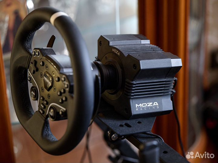 База Moza R5 + крепление к столу