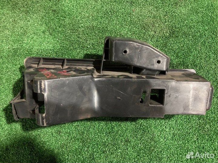 Крепление домкрата Audi A6 C6 AUK 2007