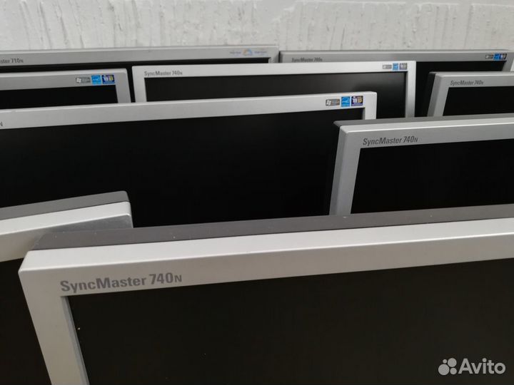 Монитор samsung SyncMaster 740N серебро 17дюймов