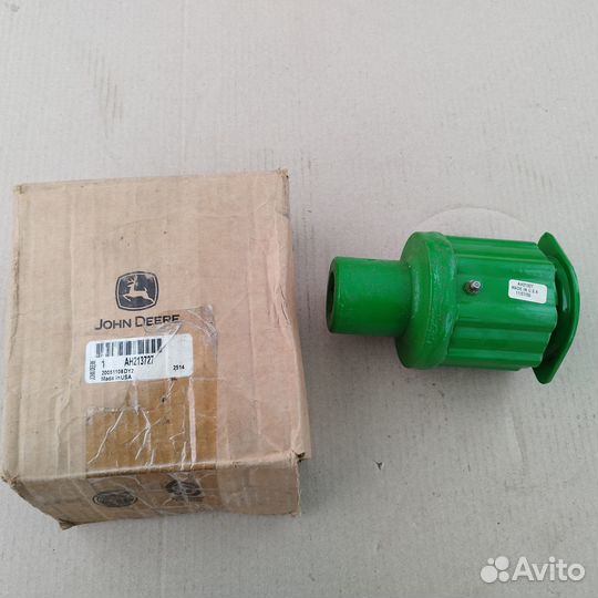 John Deere AH213727 муфта