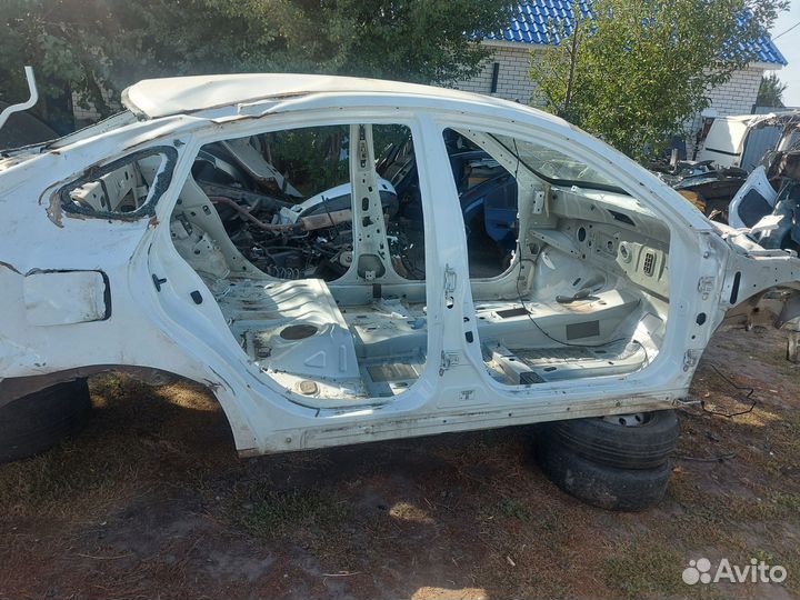 Кузов на nissan almera J 15 2018г