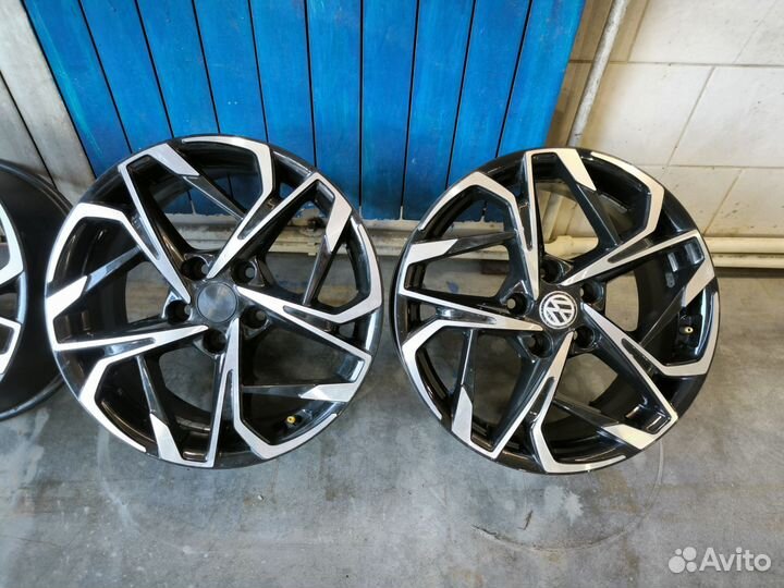 Литые диски R17 5x112 volkswagen Audi Skoda