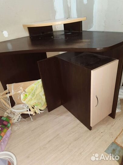 Компьютерный стол