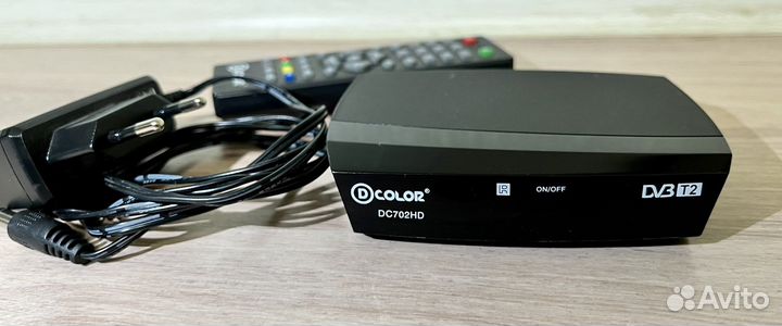 Цифровой эфирный приемник DColor DC702HD