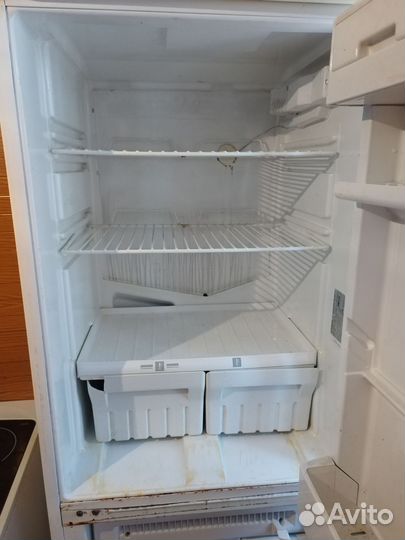 Холодильник б/у на запчасти stinol