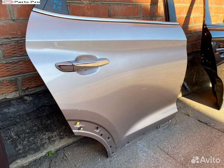 Дверь задняя правая б/у Hyundai Tucson 3 TL