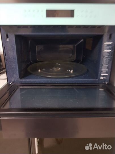 Микроволновка Samsung c функцией духовки