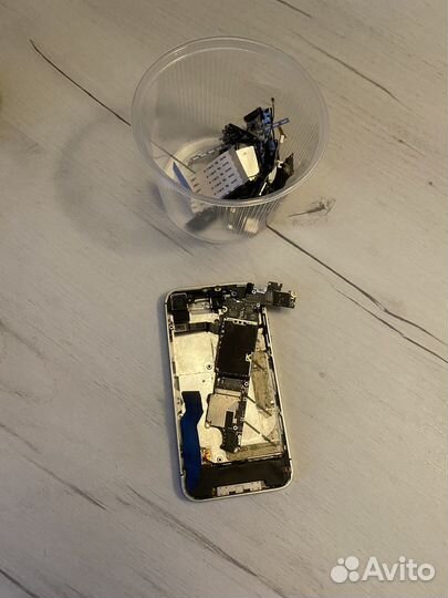 iPhone 4S, 16 ГБ