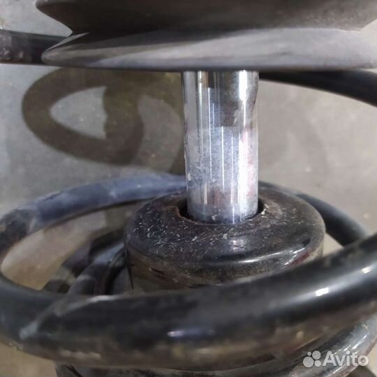 Стойка передняя правая BMW 1-series E81 E82 E87