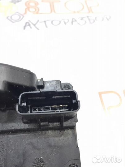 Замок двери задний правый Nissan Qashqai (J10) 20