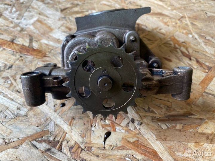 Насос масляный Peugeot Partner