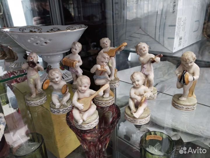 Фарфоровые статуэтки Путти музыканты