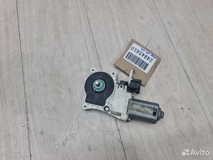 Моторчик стеклоподъёмника задний правый Jaguar F-p