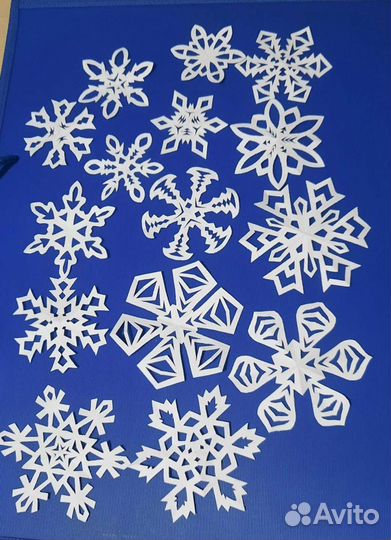 Снежинки бумажные