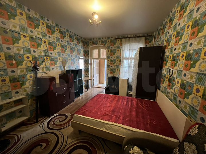 Комната 18 м² в 4-к., 1/3 эт.