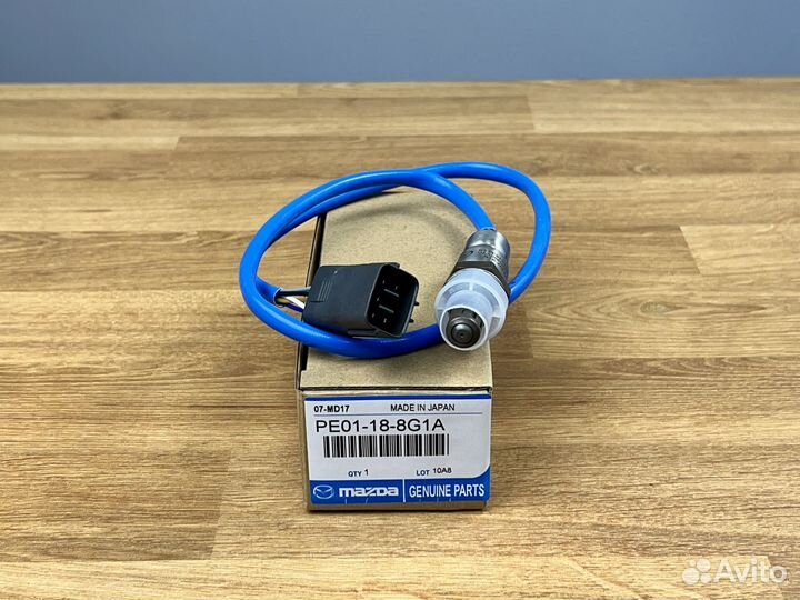 Кислородный датчик лямбда зонд Mazda PE01-18-8G1A