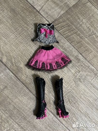 Дракулаура одежда