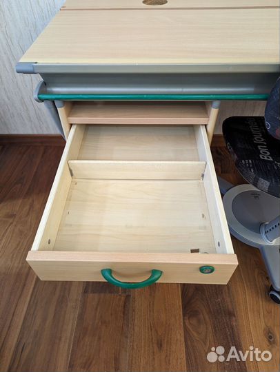 Парта и кресло бренда moll для школьника