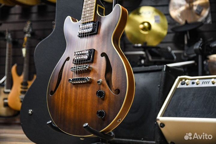 Полуакустическая электрогитара Ibanez (комплект)