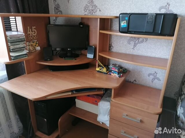 Компьютерный стол