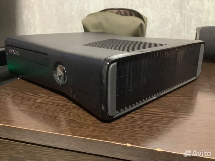 Xbox 360 s 250 Гб непрошитая