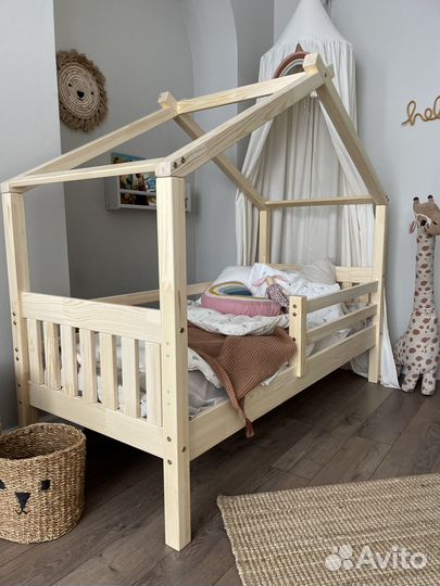 Детская кровать от 3 лет домик