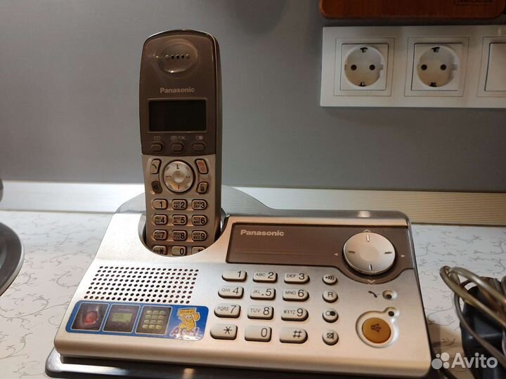 Телефон panasonic