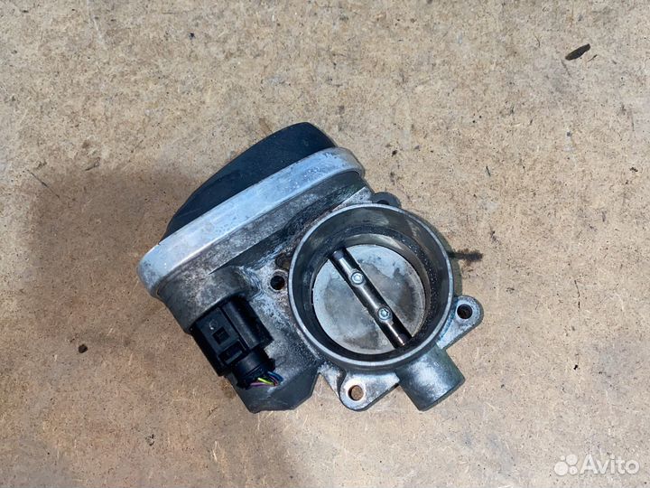 Дроссельная заслонка 036133062Q 1.6fsi Golf Touran