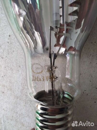 Удобрения и лампы для растений