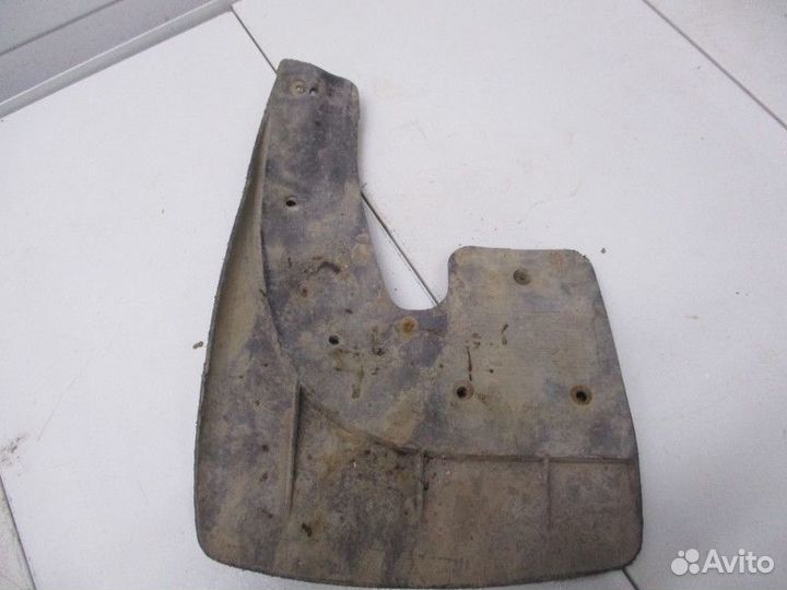 Брызговик передний правый Fiat Punto 3 Grande Punt