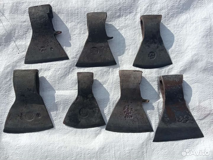 Топор зик, три кедра