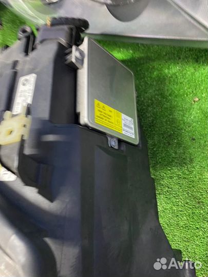 Фара ксеноновая правая Bmw 3 E90 2007