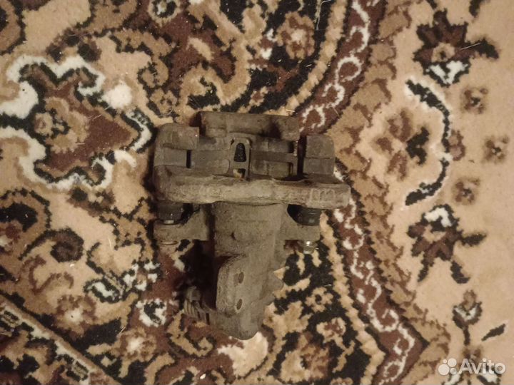 Задний правый суппорт на Хонда Цивик 4d