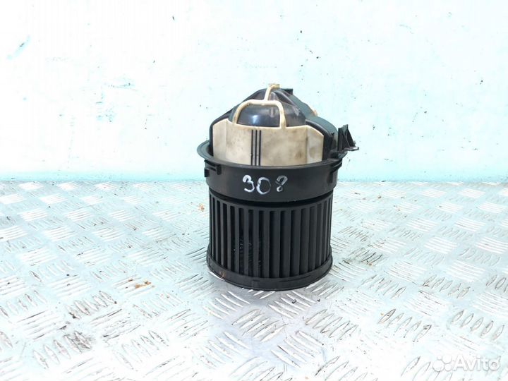 Моторчик печки Peugeot 308 (07-14г )