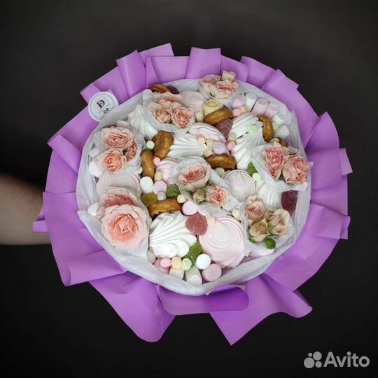 Букет из зефира и цветов - съедобный букет