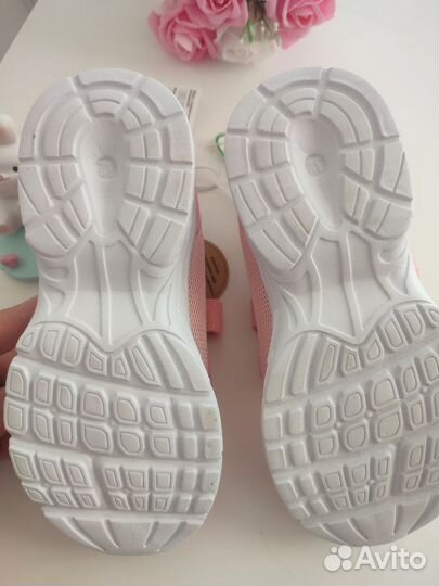 Продаю новые кроссовки 32 размера