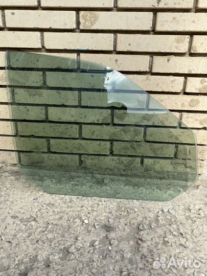 Правое стекло на приору