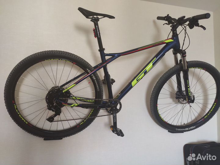 Велосипед GT Avalanche Elite 29 (2018)