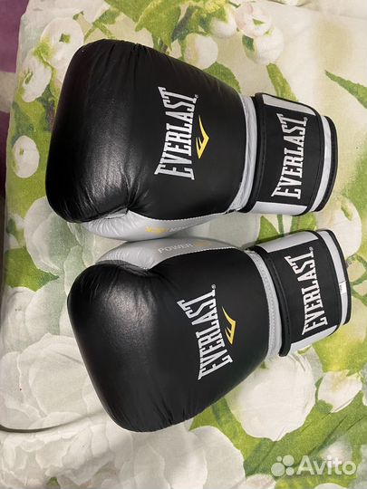 Боксерские перчатки 16 oz кожа