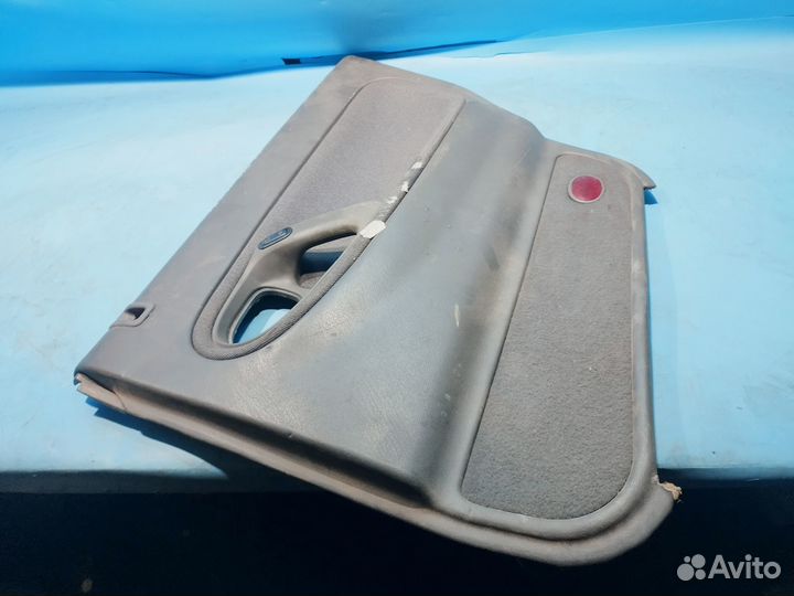 Обшивка двери задней правой для Mazda 626 GE