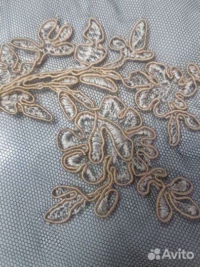 Аппликации. вышивка на сетке