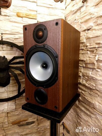 Monitor audio reference Walnut