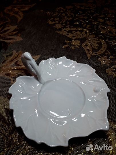 Фарфоровые тарелочки коллекционные
