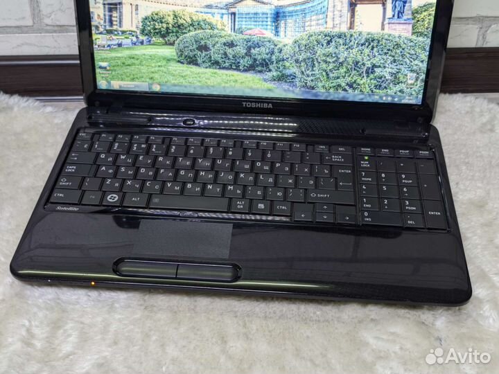 Toshiba / Phenom II P820 /HD5650 /6GB DDR3 /500Gb