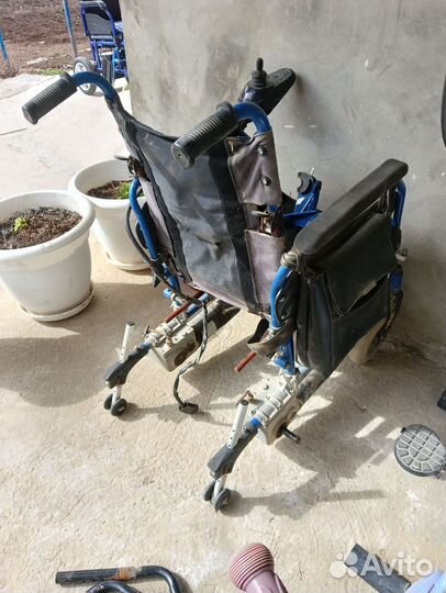 Инвалидная коляска с электроприводом