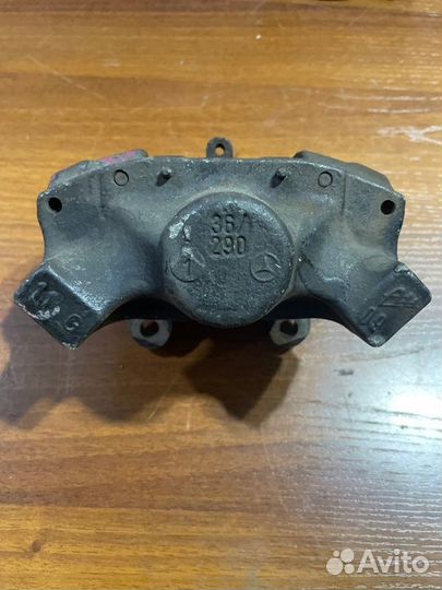 Суппорт задний левый Mercedes-Benz E-Class W210