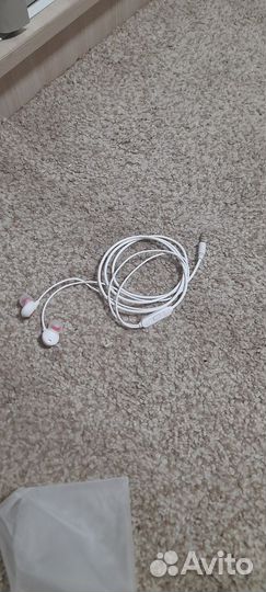 Проводные наушники